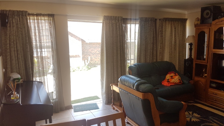 To Let 3 Bedroom Property for Rent in Eureka Free State